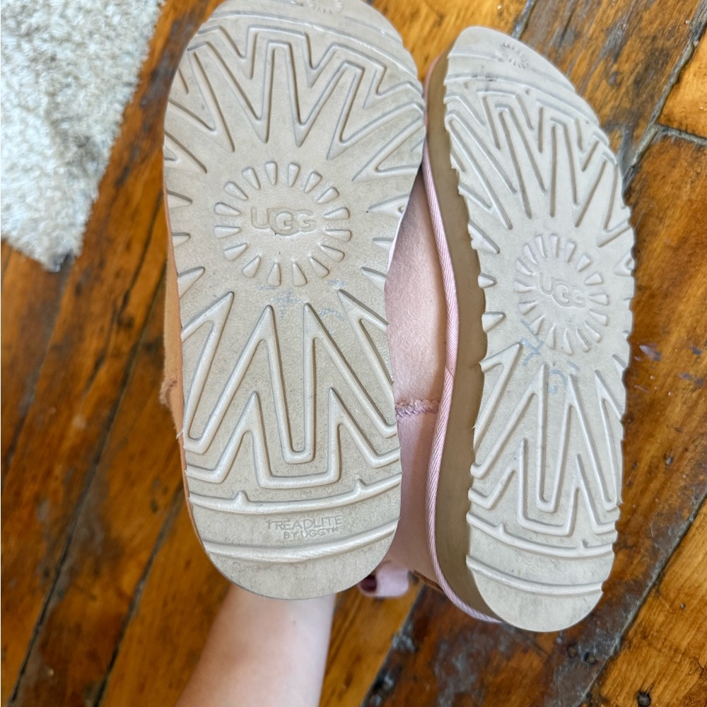 Pink Ugg boots - Picture 4 of 11